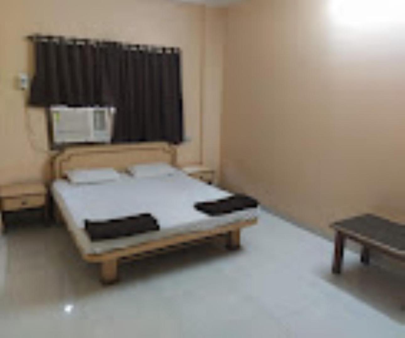 Hotel Pritam Palace , Dhule Eksteriør billede
